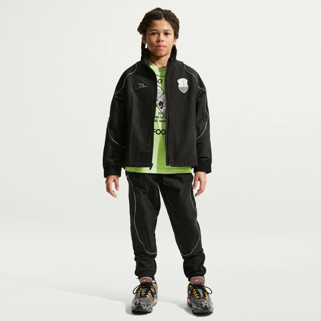 Nike x LEGO collectie jack voor oudere kinderen