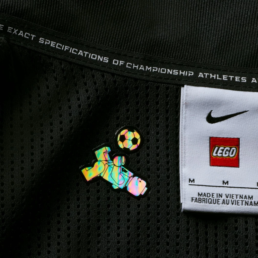 Nike x LEGO collectie jack voor oudere kinderen