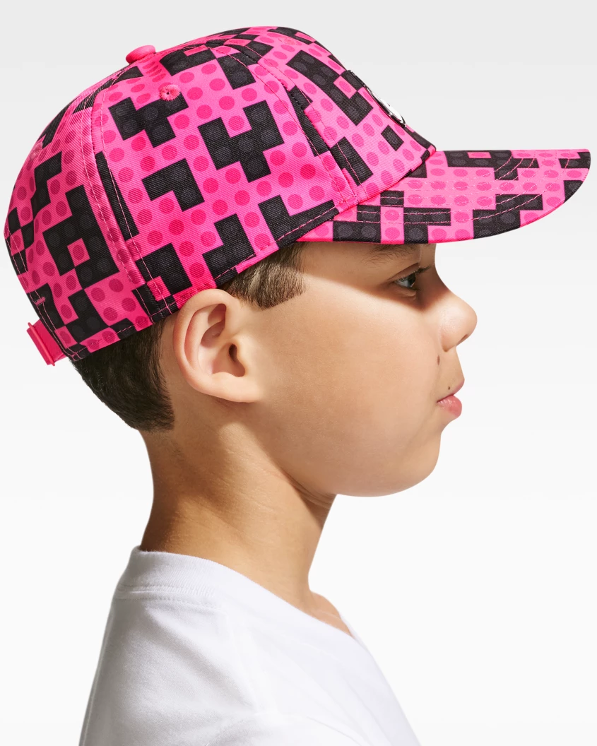 Nike x LEGO collectie pet voor oudere kinderen