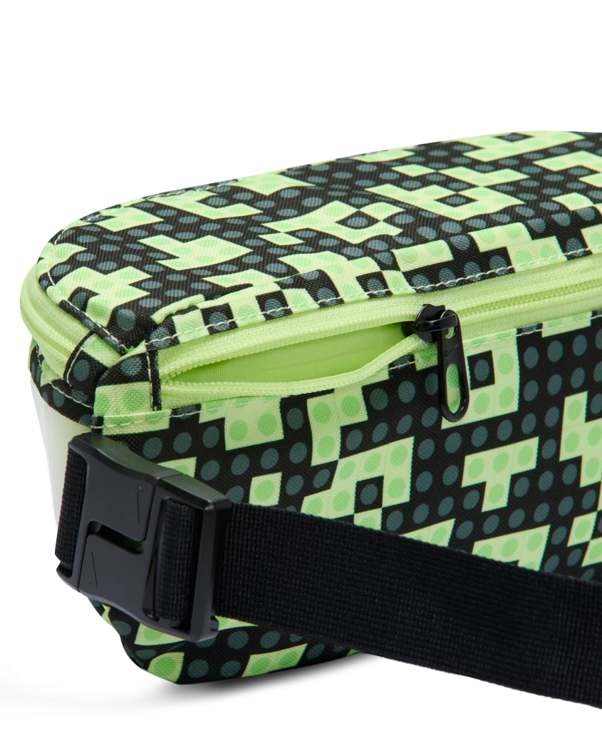 Nike x LEGO collectie heuptasje
