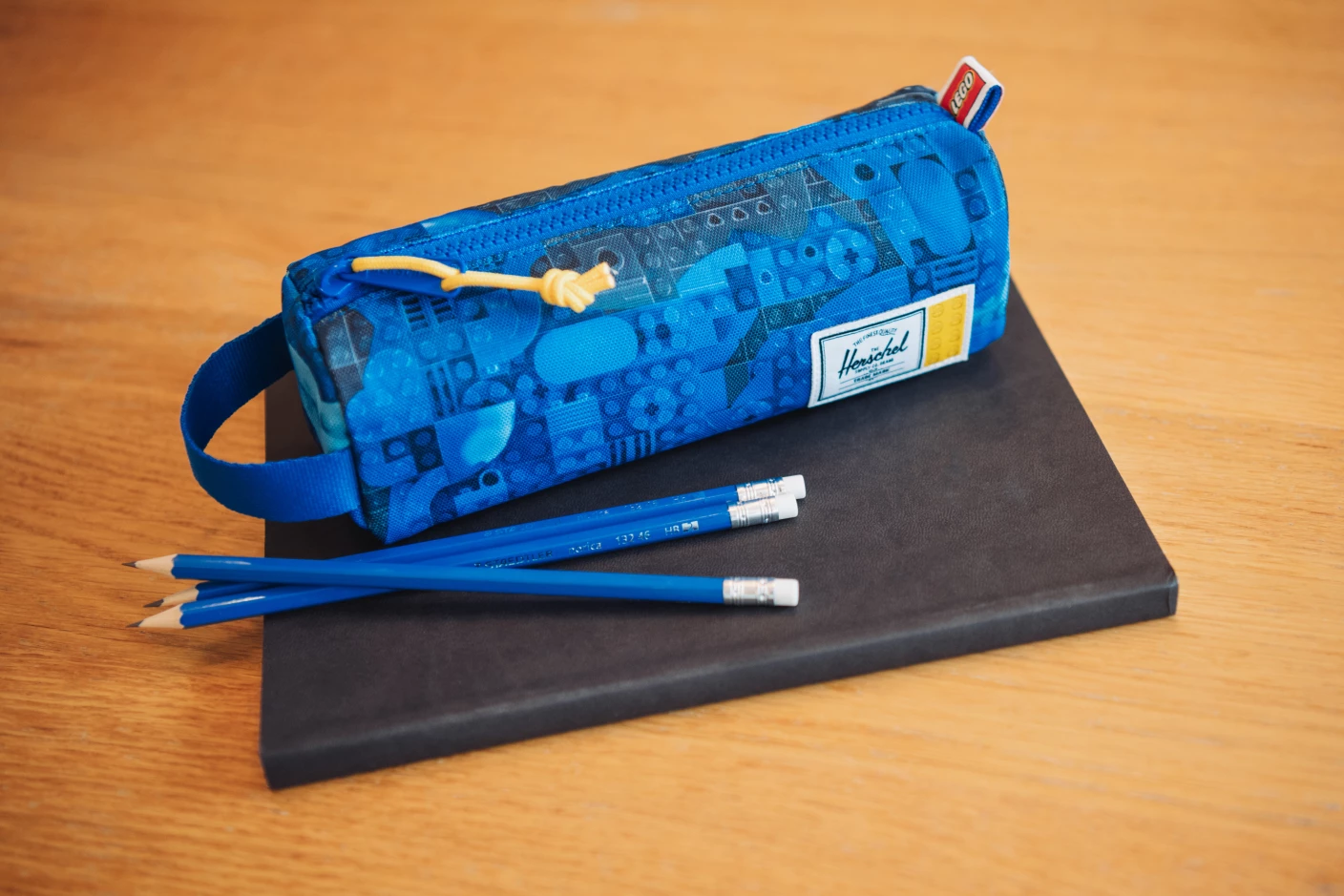 Settlement Pencil Case Little Herschel - abstracte stenen - blauw