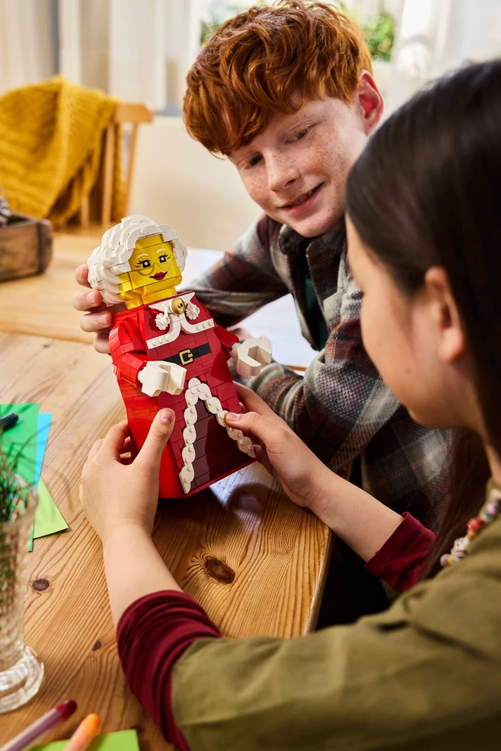 Grote minifiguur van de Kerstvrouw