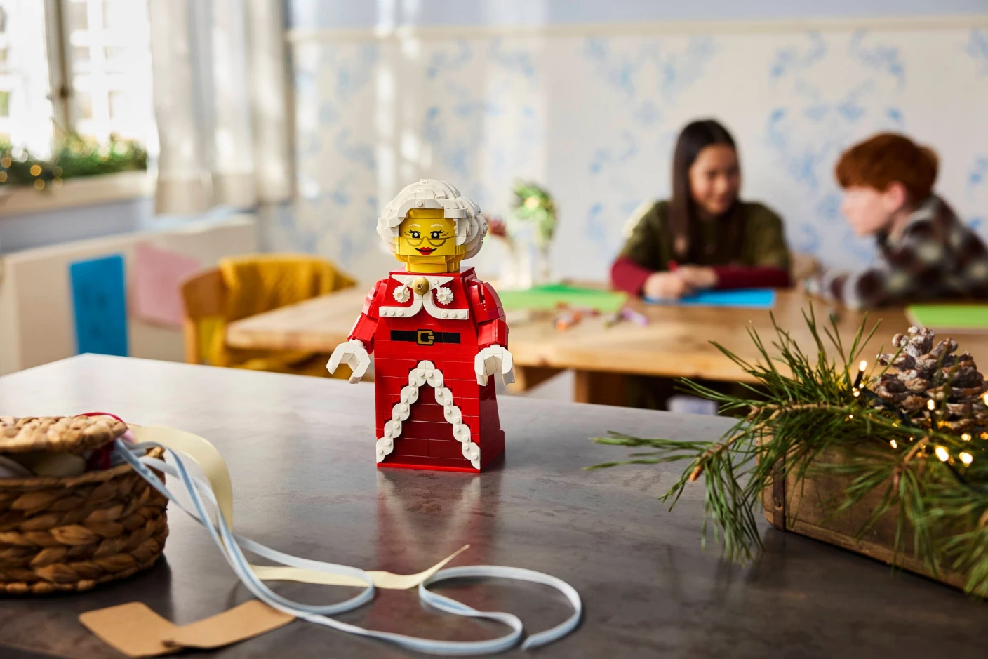 Grote minifiguur van de Kerstvrouw