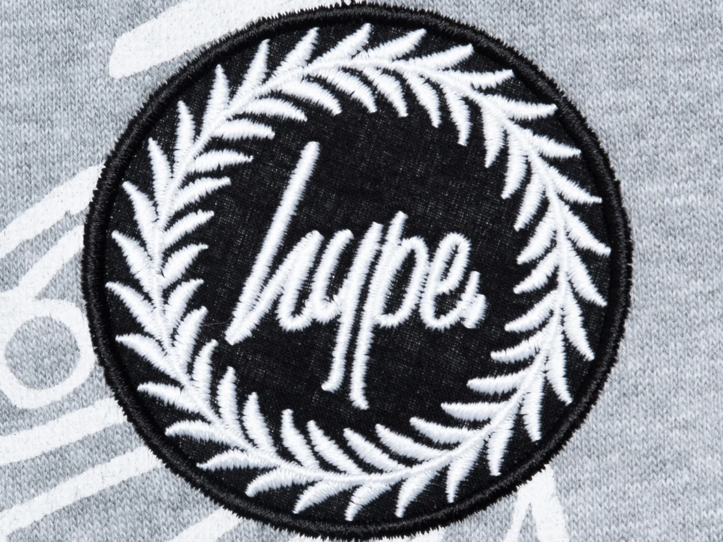 HYPE X LEGO® NINJAGO® grijze Just Hype joggingbroek met gezichten voor volwassenen