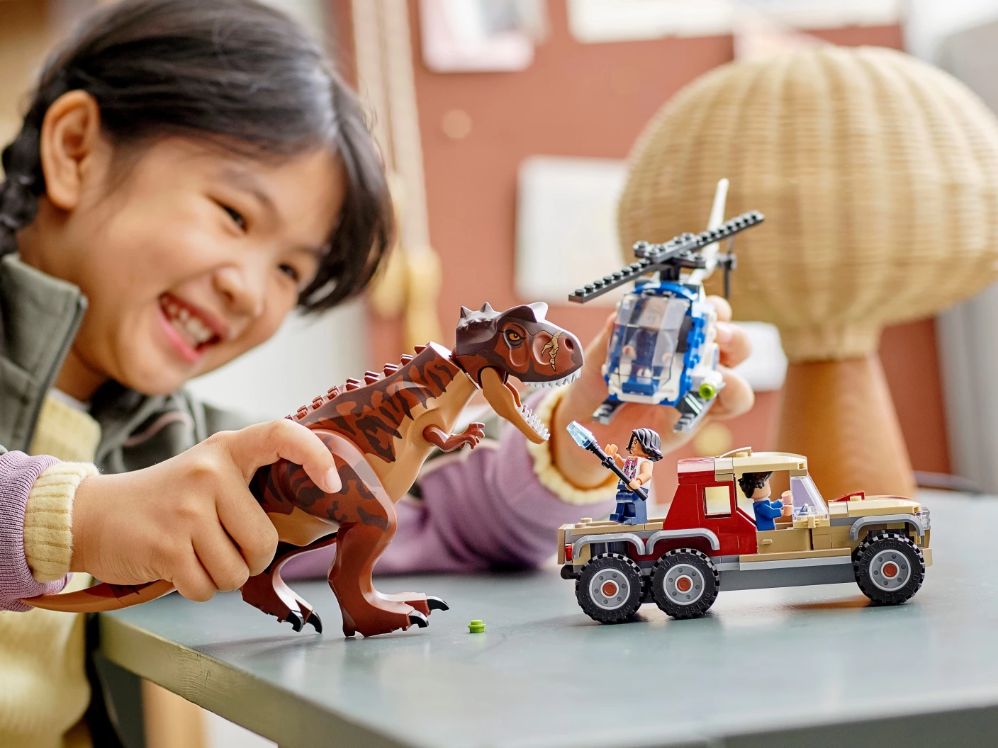 Achtervolging van dinosaurus Carnotaurus