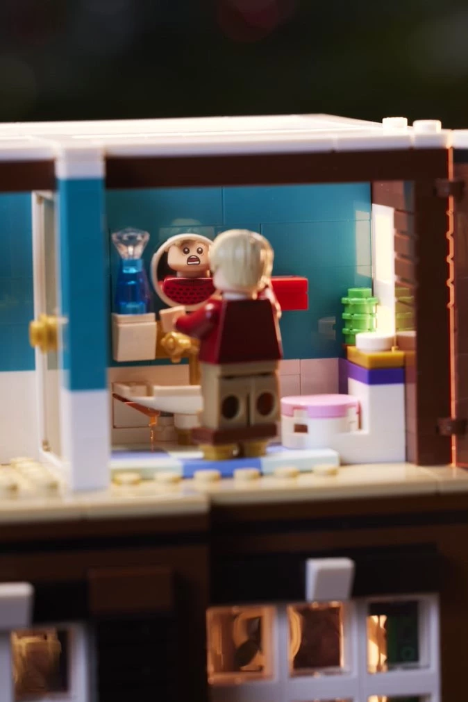 LEGO® Ideas Home Alone